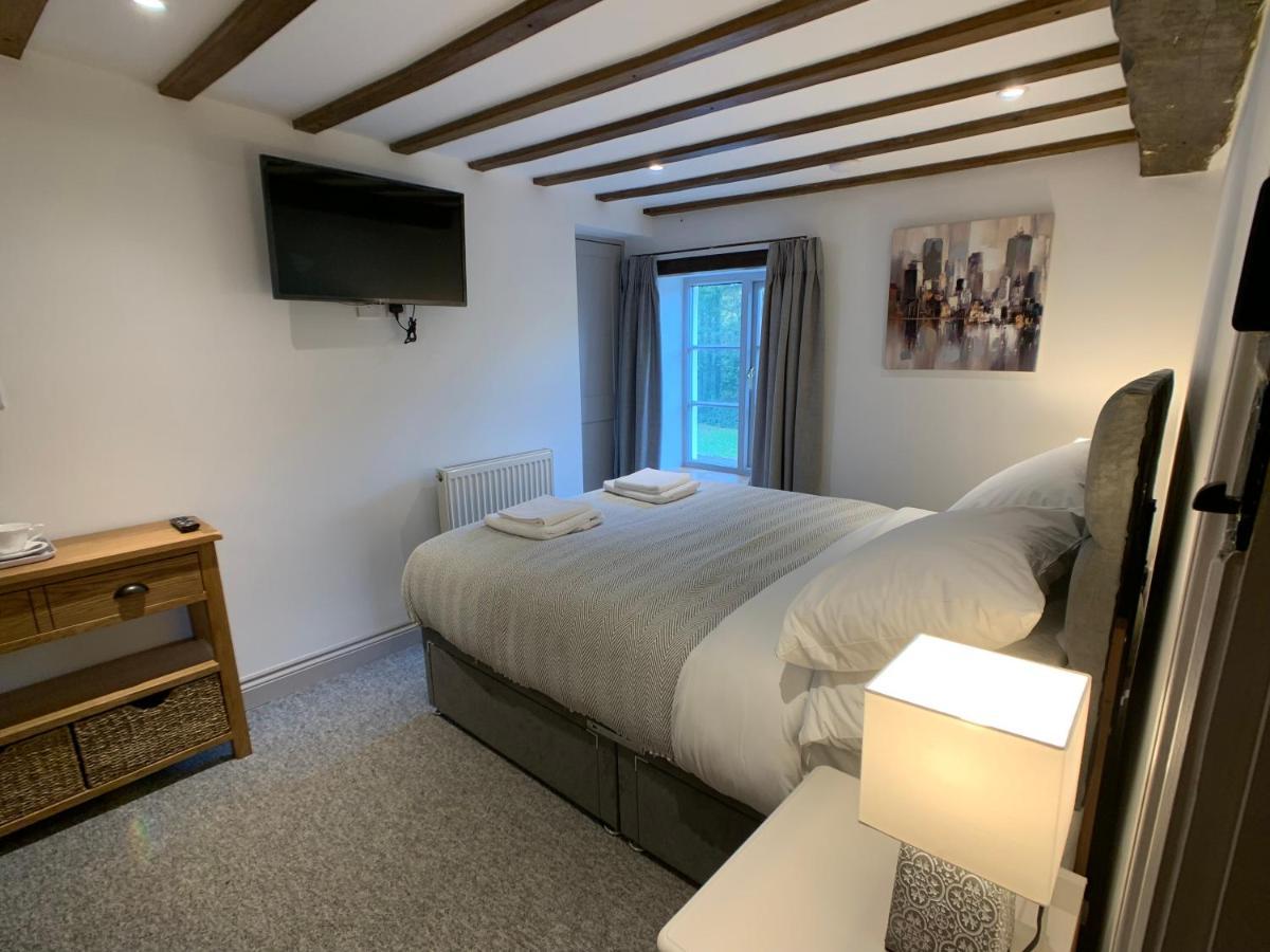 Swan House Tea Room And Bed & Breakfast Lydney Extérieur photo