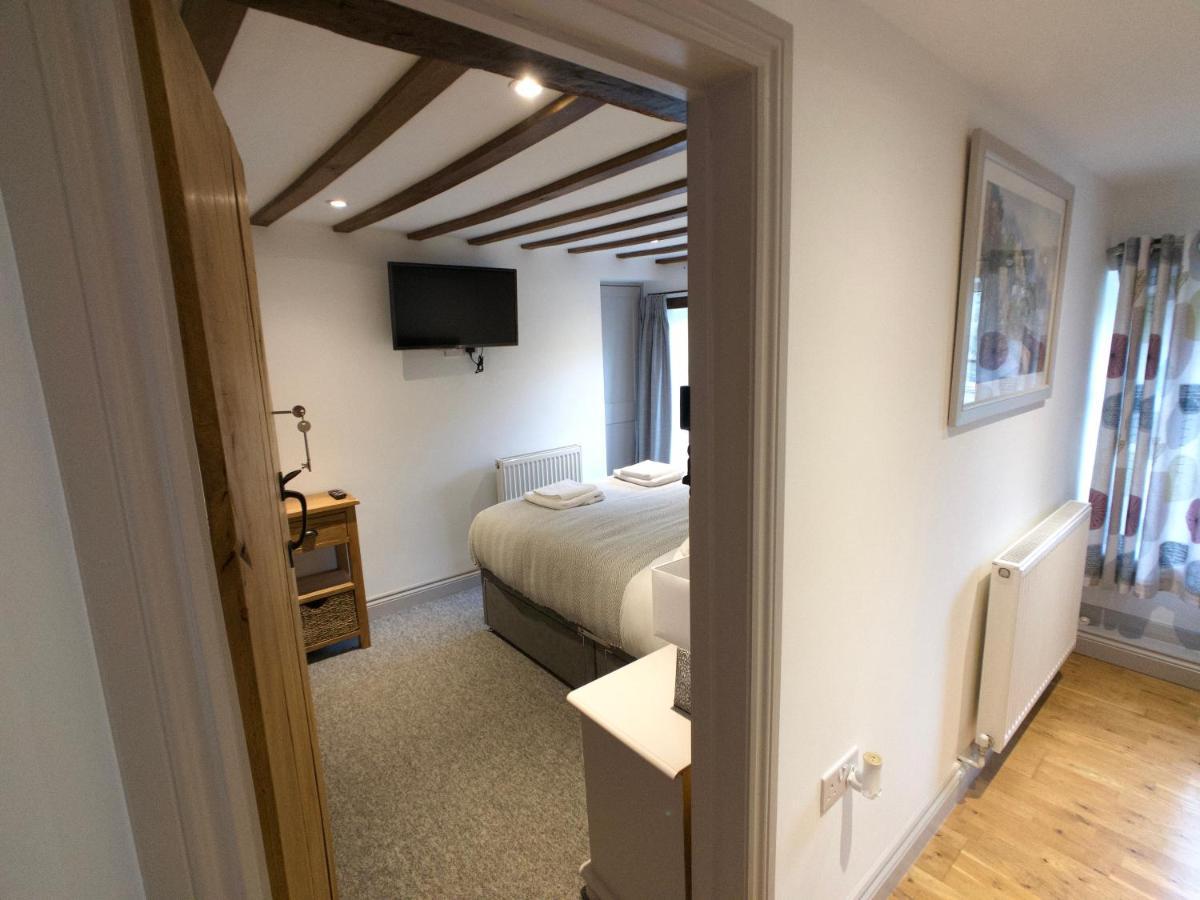 Swan House Tea Room And Bed & Breakfast Lydney Extérieur photo