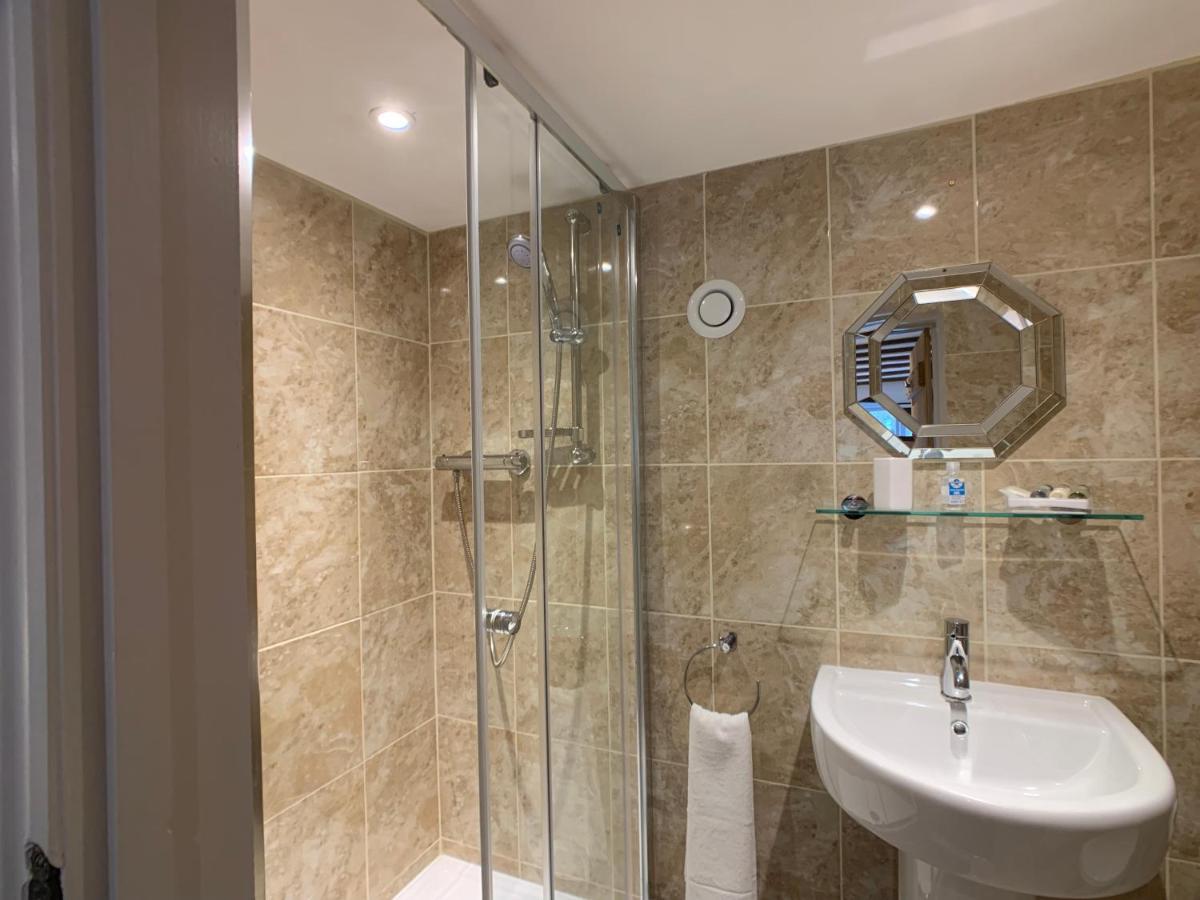 Swan House Tea Room And Bed & Breakfast Lydney Extérieur photo