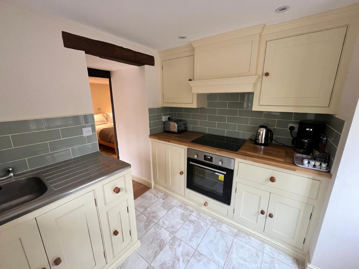Swan House Tea Room And Bed & Breakfast Lydney Extérieur photo